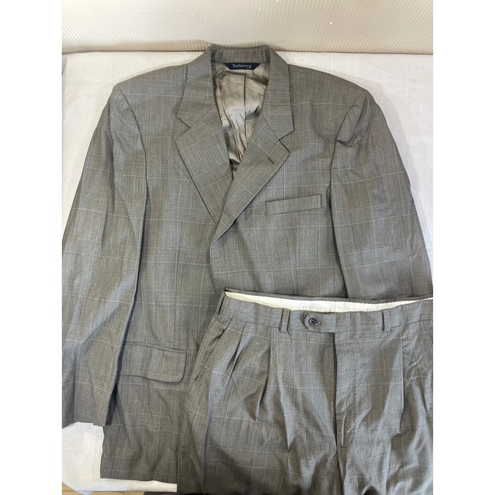 Burberrys Mens Gray Glen Plaid 100% Pure Wool 2 Button Pleated Suit Made in USA